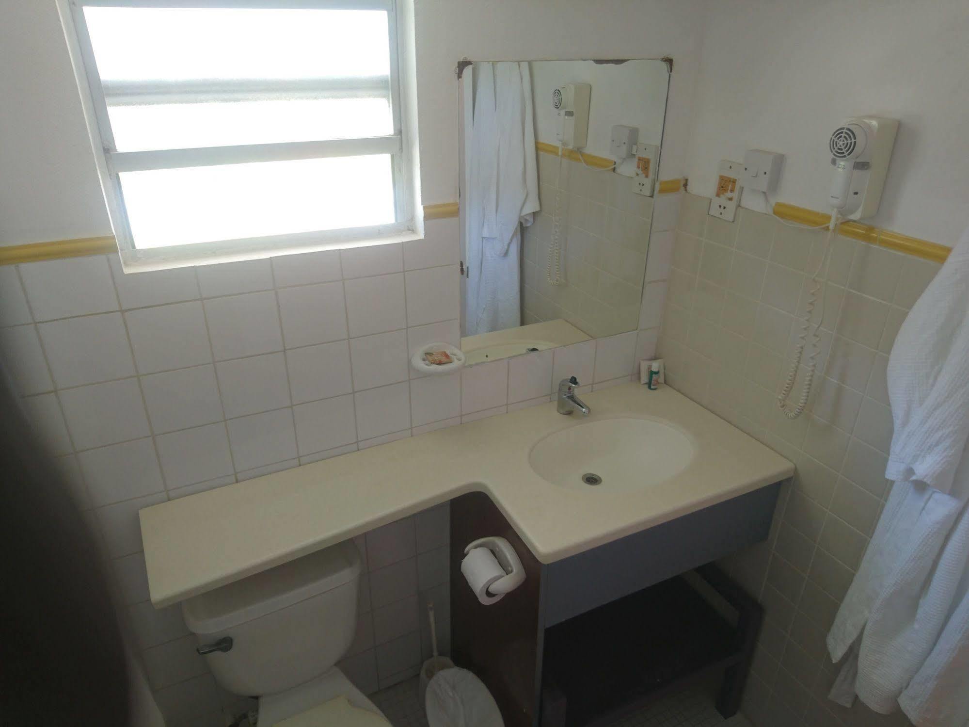 Kings Landing Hotel Clifton Екстер'єр фото