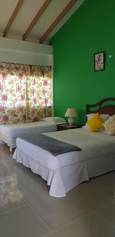 Kings Landing Hotel Clifton Екстер'єр фото