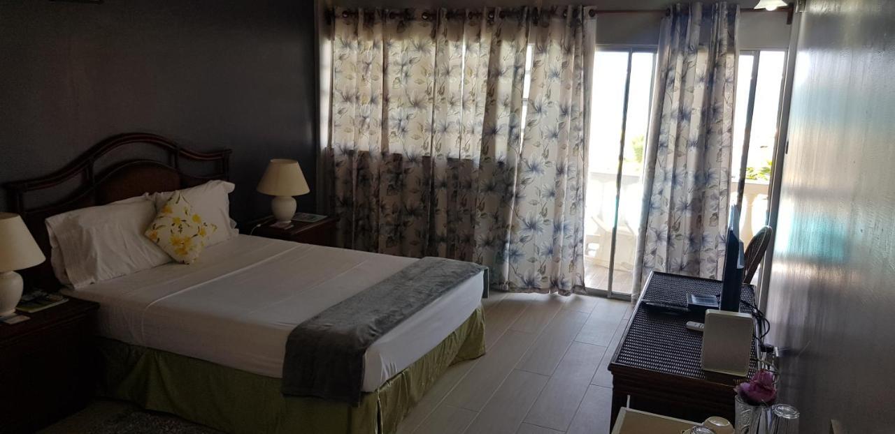 Kings Landing Hotel Clifton Екстер'єр фото